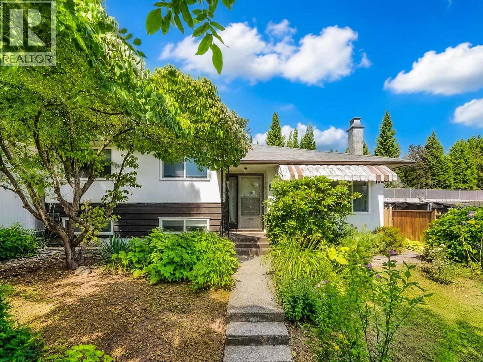8259 10TH Avenue, Burnaby, British Columbia V3N 2S6