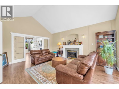 6231 DUNSMUIR Crescent | Richmond British Columbia | Slide Image Four