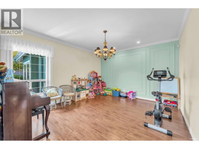 6231 DUNSMUIR Crescent | Richmond British Columbia | Slide Image Six