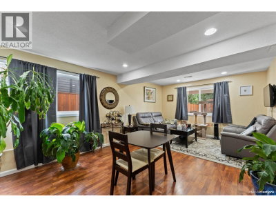 20445 THORNE Avenue | Maple Ridge British Columbia | Slide Image Two