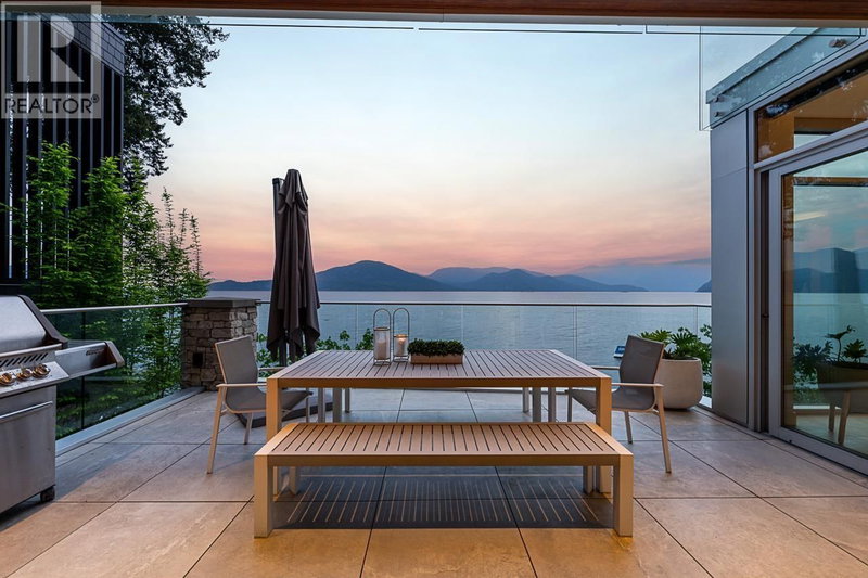 53 BRUNSWICK BEACH Road Lions Bay British Columbia, V0N 2E0 - 4 Bedrooms Waterfront Home For sale