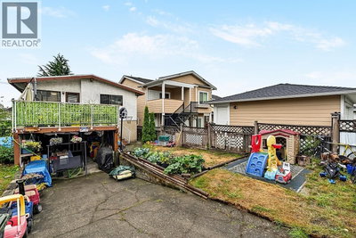 5343 NEVILLE Street | Burnaby British Columbia | Slide Image Thirty