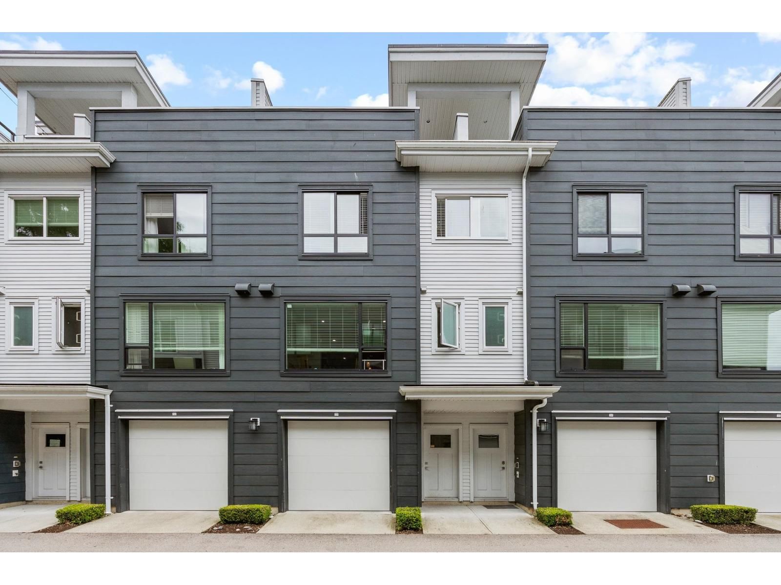 16337 23A Avenue, Surrey, British Columbia V3Z 0S3