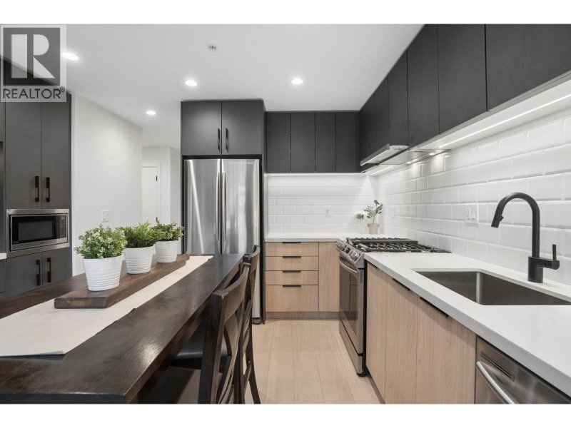 3038 ST GEORGE Street Port Moody British Columbia, V3H 0L3 - 1 Bedroom Condo For Sale