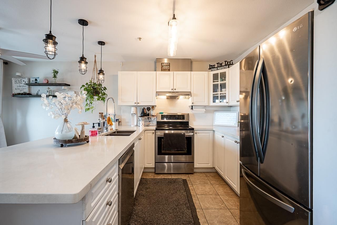 6390 196 Street, Langley, British Columbia V2Y 1J2
