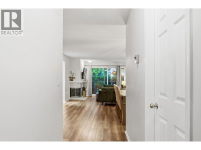 106 KINGS Road | North Vancouver British Columbia | Slide Image Thirteen