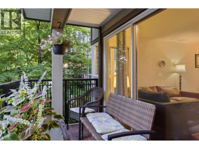 106 KINGS Road | North Vancouver British Columbia | Slide Image Nineteen