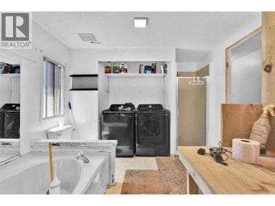 819 BRITANNIA Way | Squamish British Columbia | Slide Image Eighteen
