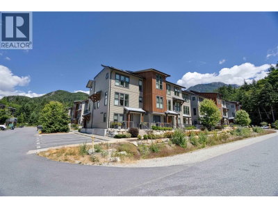 819 BRITANNIA Way | Squamish British Columbia | Slide Image Nineteen