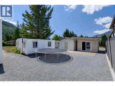 819 BRITANNIA Way | Squamish British Columbia | Slide Image Twenty-nine