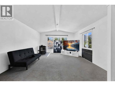 819 BRITANNIA Way | Squamish British Columbia | Slide Image Three