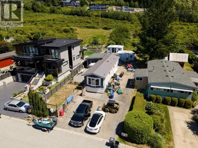 819 BRITANNIA Way | Squamish British Columbia | Slide Image Thirty