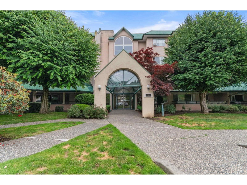2964 TRETHEWEY Street Abbotsford British Columbia, V2T 6P4 - 2 Bedrooms Condo For Sale