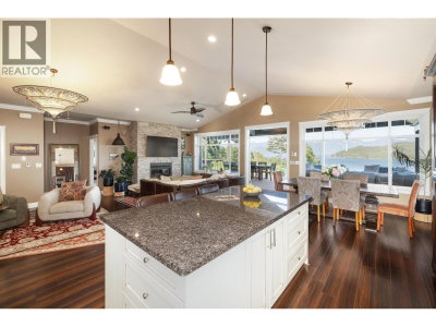 588 NORTH FLETCHER Road | Gibsons British Columbia | Slide Image Nine