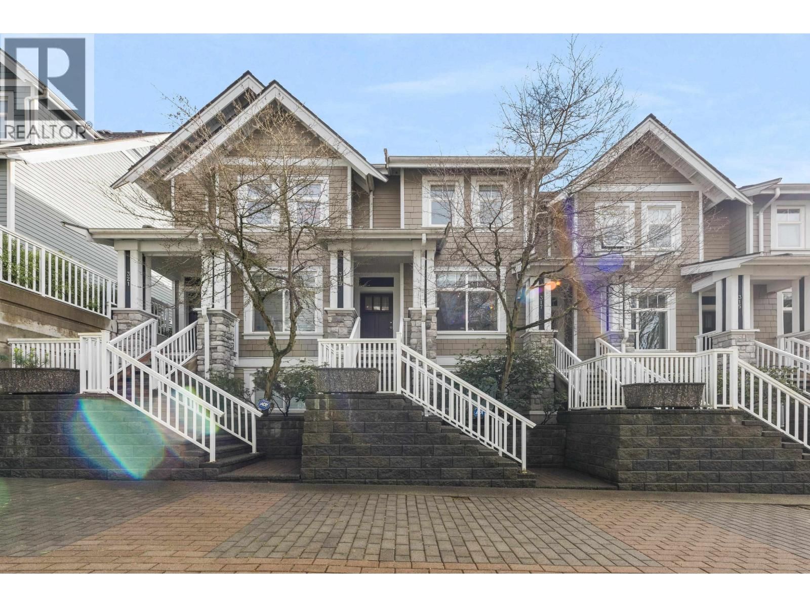 319 59TH Avenue, Vancouver, British Columbia V5X 1X3