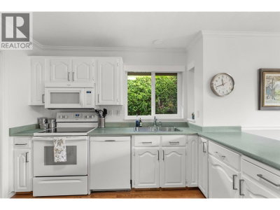 520 SANDBAR Place | Delta British Columbia | Slide Image Eleven