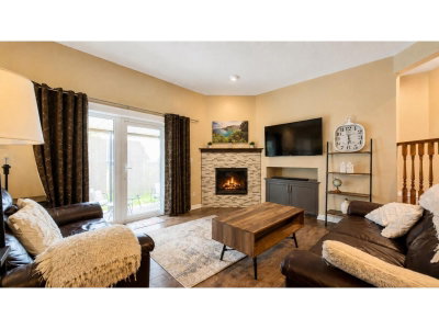 3017 GLENDALE Place | Abbotsford British Columbia | Slide Image Four