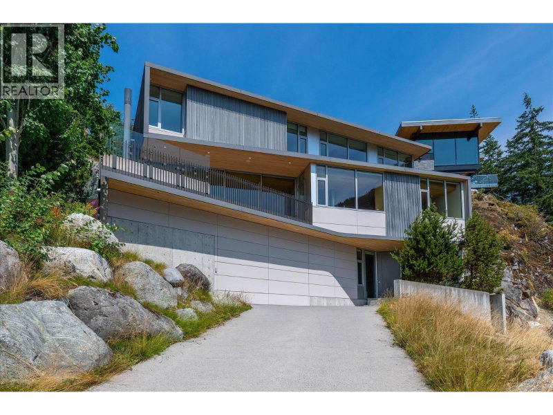 38574 HIGH CREEK Drive Squamish British Columbia, V8B 0T6 - 4 Bedrooms Home For Sale