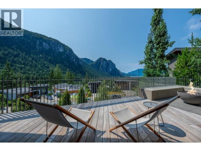 38574 HIGH CREEK Drive | Squamish British Columbia | Slide Image Nine
