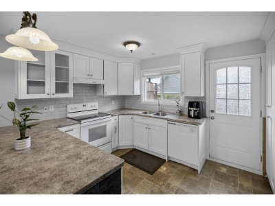 46538 ROLINDE Crescent | Chilliwack British Columbia | Slide Image Twelve