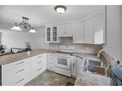 46538 ROLINDE Crescent | Chilliwack British Columbia | Slide Image Thirteen
