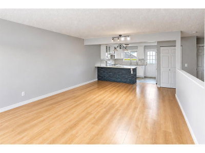 46538 ROLINDE Crescent | Chilliwack British Columbia | Slide Image Six
