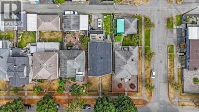 2593 25TH Avenue | Vancouver British Columbia | Slide Image Two