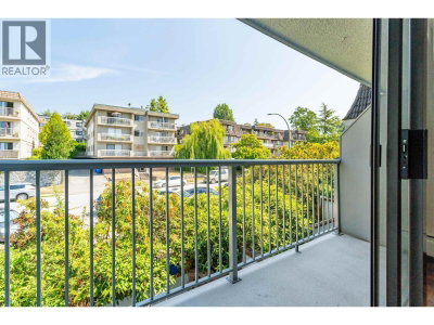 275 2ND Street | North Vancouver British Columbia | Slide Image Thirteen