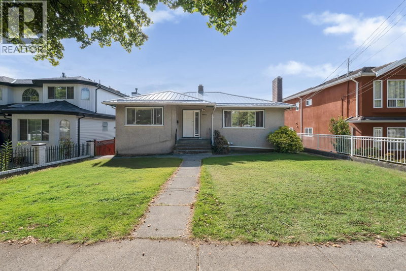 5655 LANCASTER Street Vancouver British Columbia, V5R 4A6 - 8 Bedrooms Home For Sale