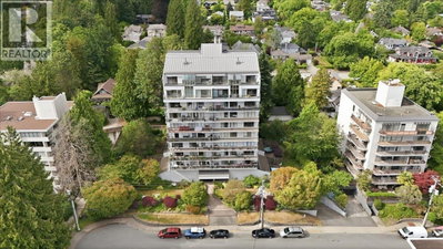 1745 ESQUIMALT Avenue | West Vancouver British Columbia | Slide Image Thirty-one