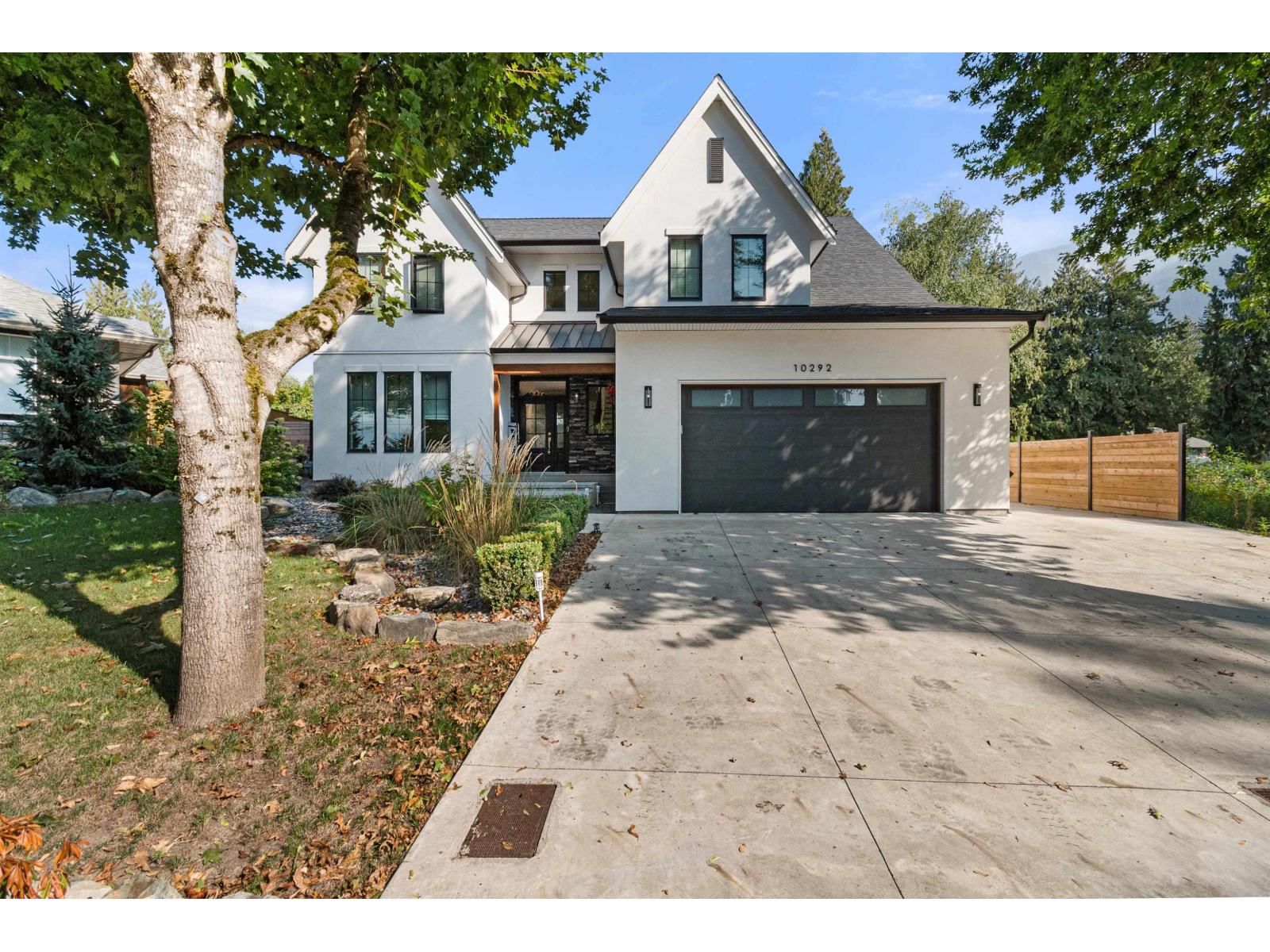10292 ROYALWOOD Boulevard, Chilliwack, British Columbia V0X 1X1
