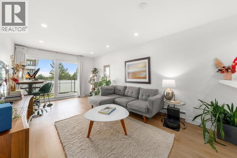 360 2ND Street North Vancouver British Columbia, V7L 4N6 - 1 Bedroom Condo For Sale