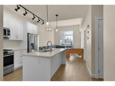 11077 RAVINE Road | Surrey British Columbia | Slide Image Four
