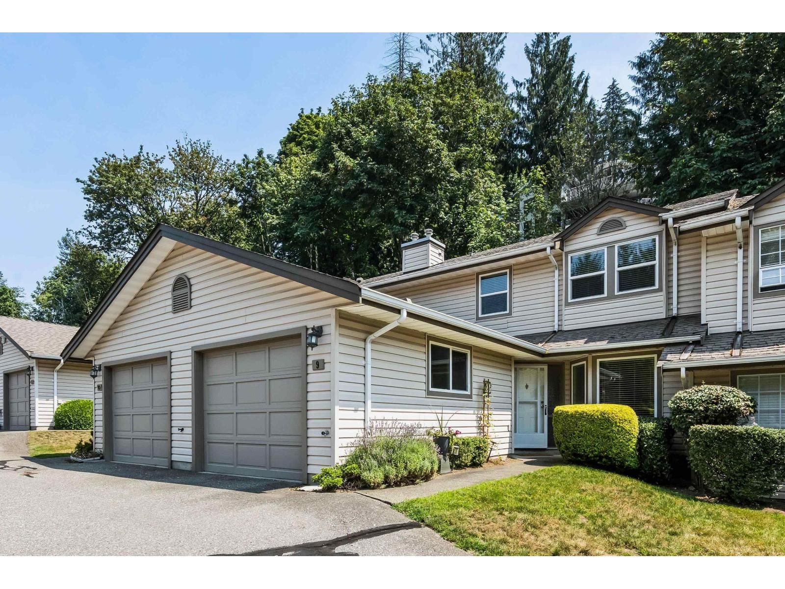 2803 MARBLE HILL Drive, Abbotsford, British Columbia V3G 2Y4