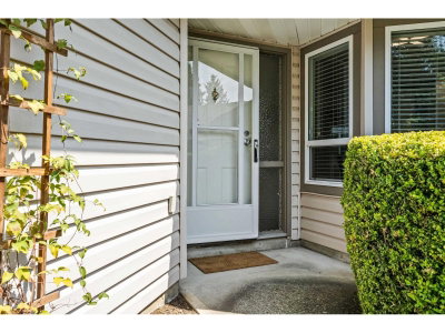 2803 MARBLE HILL Drive | Abbotsford British Columbia | Slide Image Three