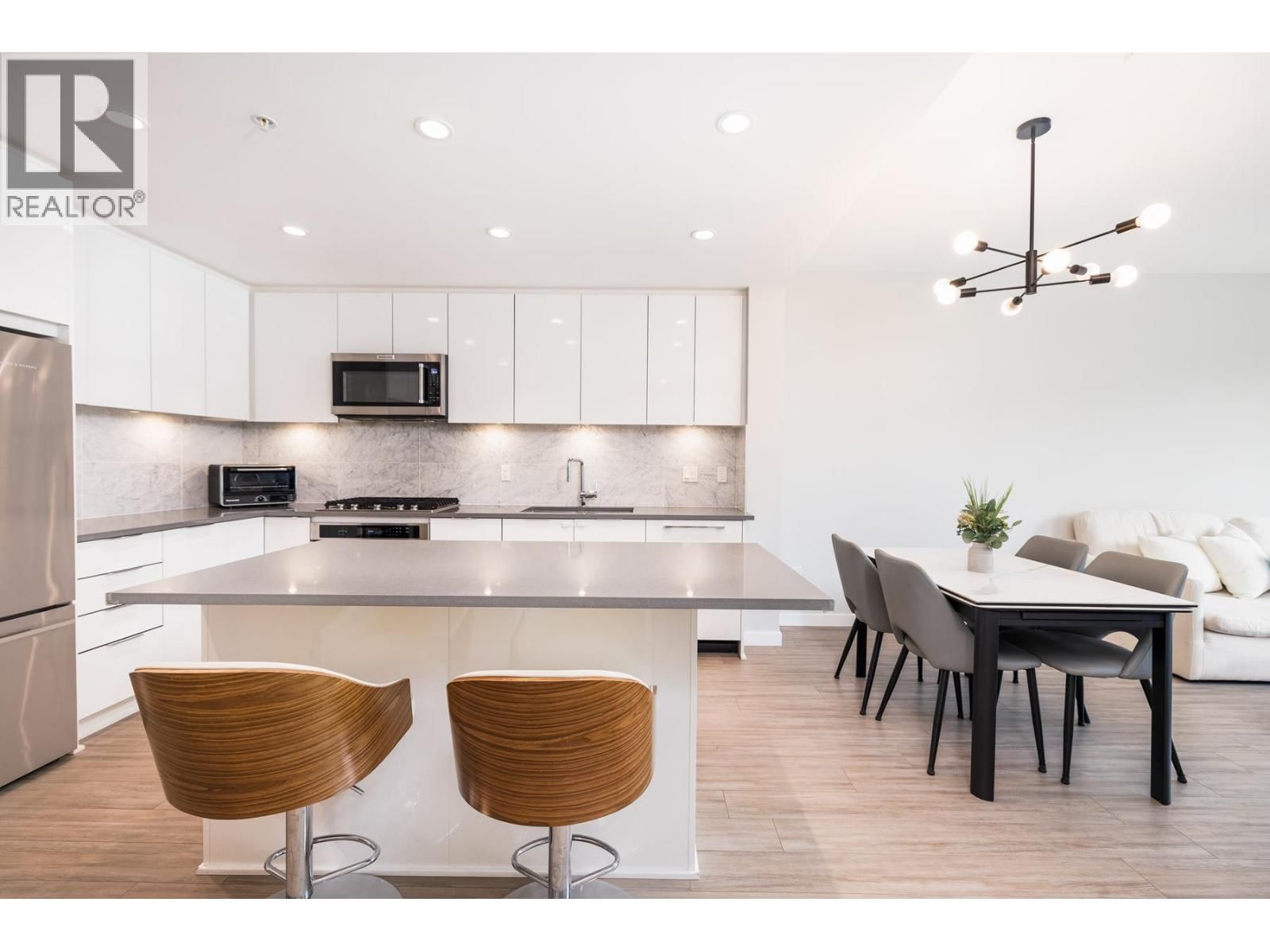 2651 LIBRARY Lane, North Vancouver, British Columbia V7J 0C1
