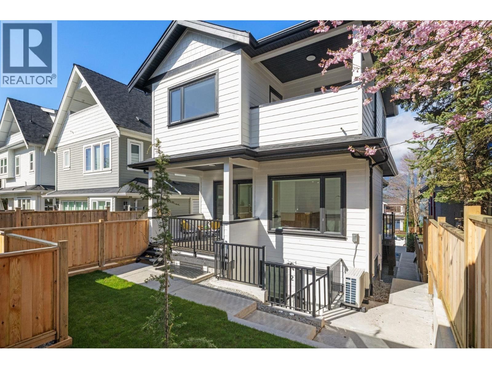 2138 VENABLES Street, Vancouver, British Columbia V5L 2J4