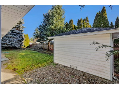 15436 94 Avenue | Surrey British Columbia | Slide Image Ten
