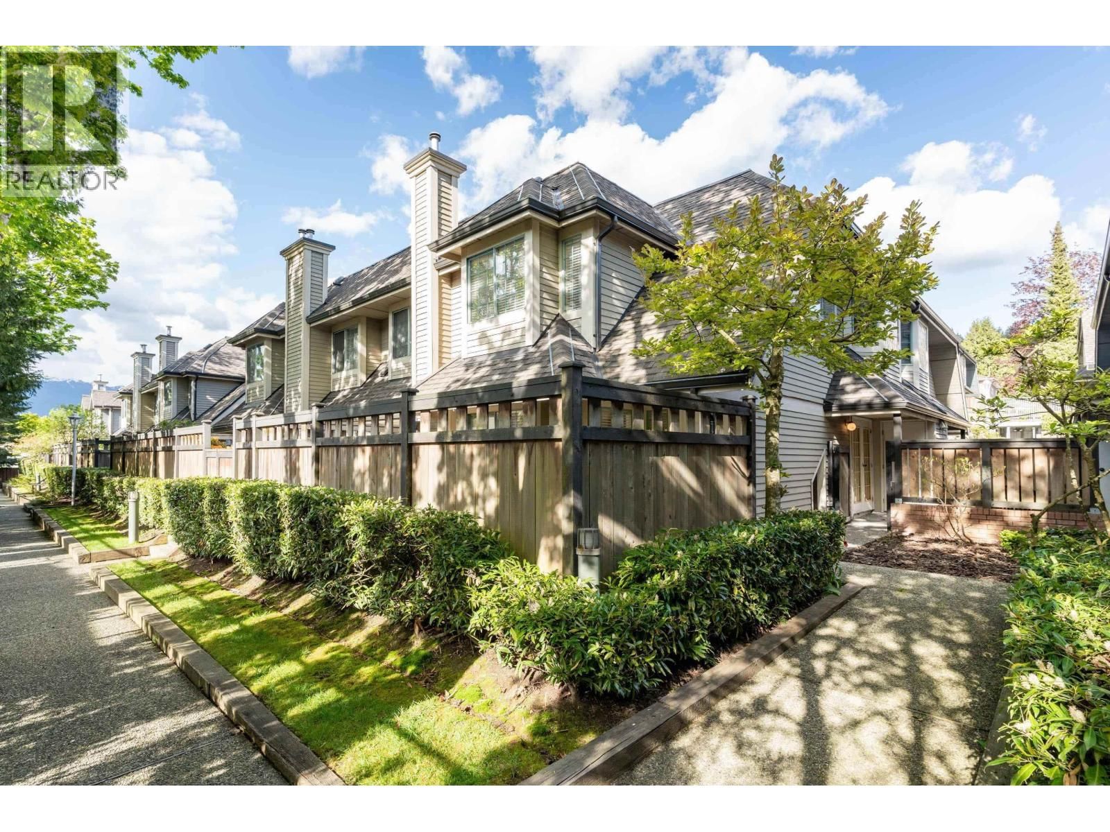 355 DUTHIE Avenue, Burnaby, British Columbia V5A 2P3