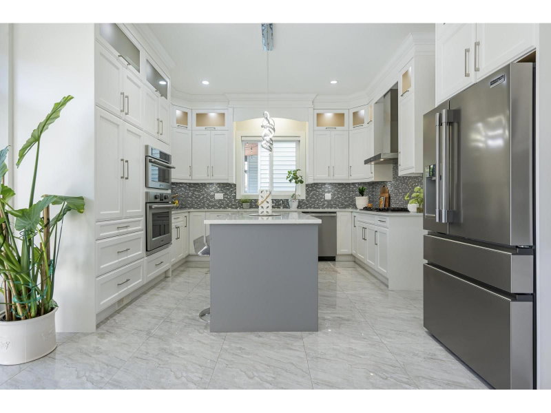 5876 139A Street Surrey British Columbia, V3X 0G7 - 7 Bedrooms Home For Sale