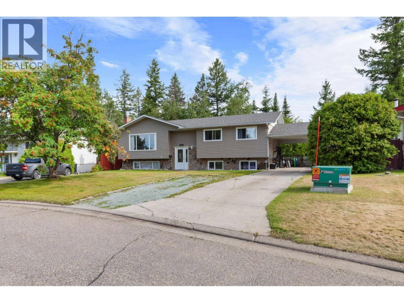 7391 IMPERIAL Crescent Prince George British Columbia, V2N 2W7 - 5 Bedrooms Home For Sale