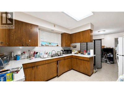 750 BETA Avenue | Burnaby British Columbia | Slide Image Eleven