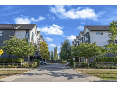 17568 57A Avenue | Surrey British Columbia | Slide Image Twenty-three