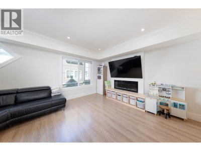 9211 MCKIM Way | Richmond British Columbia | Slide Image Three