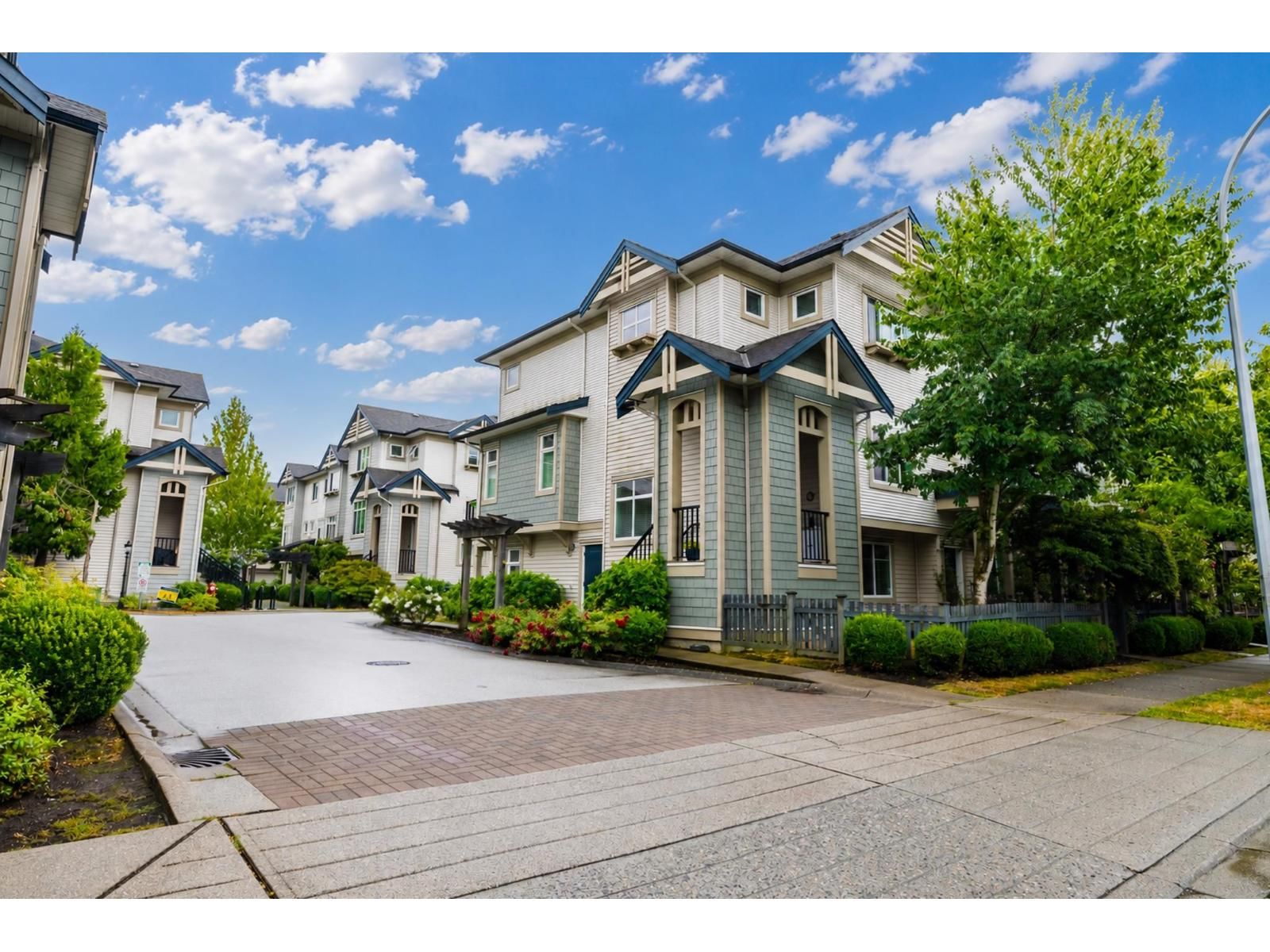 8418 163 Street, Surrey, British Columbia V4N 6K8