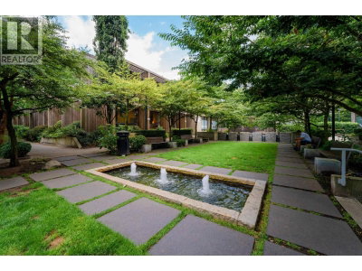 158 13TH Street | North Vancouver British Columbia | Slide Image Twenty