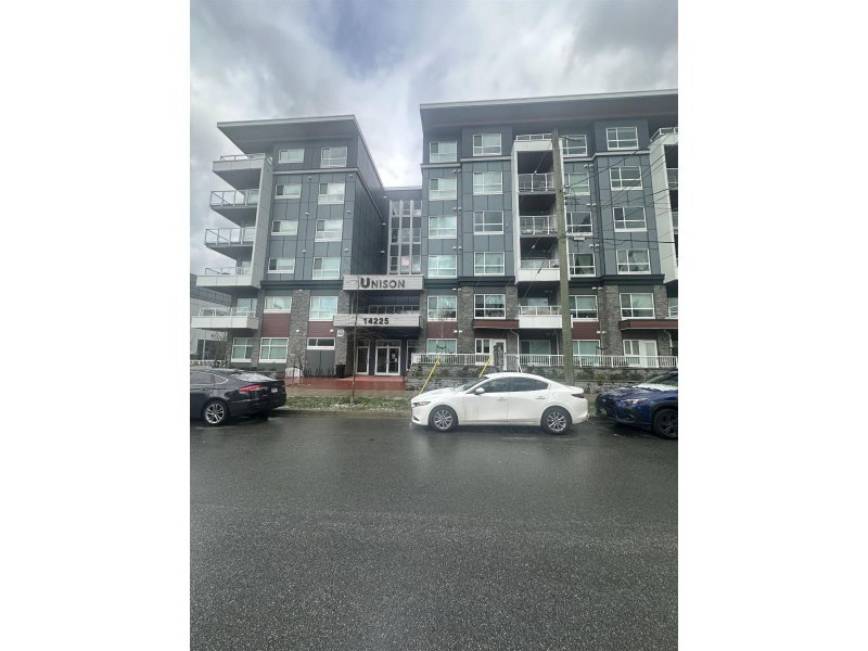 14225 103A Avenue Surrey British Columbia, V3T 0T4 - 2 Bedrooms Condo For Sale