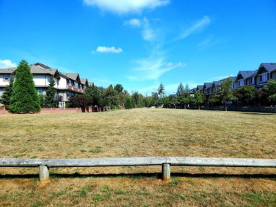 19477 72A Avenue | Surrey British Columbia | Slide Image Twenty