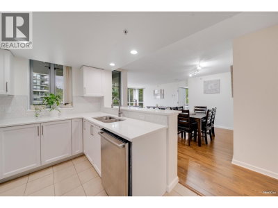 295 GUILDFORD Way | Port Moody British Columbia | Slide Image Eleven