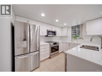 295 GUILDFORD Way | Port Moody British Columbia | Slide Image Nine
